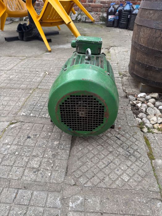 Електродвигател 11kW трифазен 2800 оборота в минута