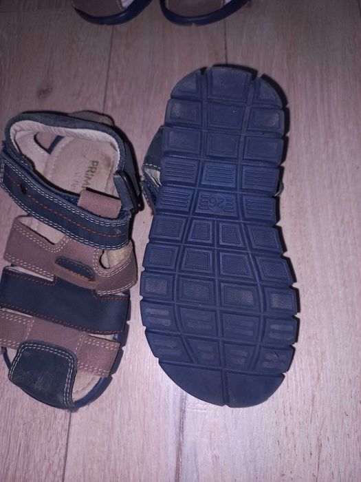 Използвани малко сандали