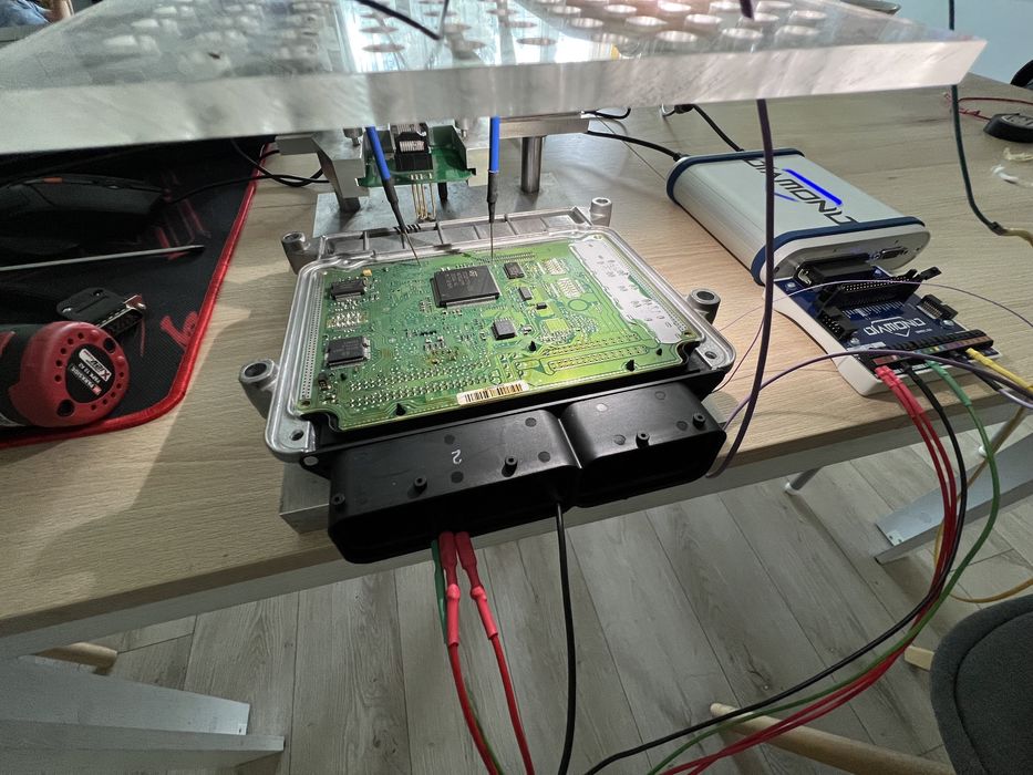 Чип-Тунинг и програмиране  на автокомпютри