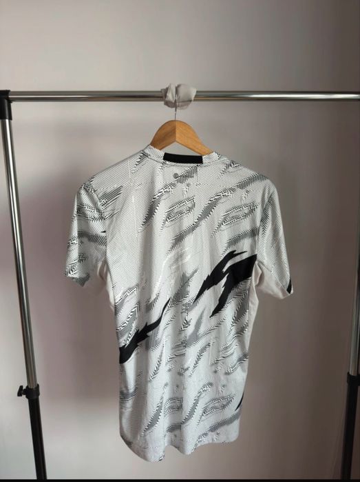 15 Tricou Adidas Aeroready