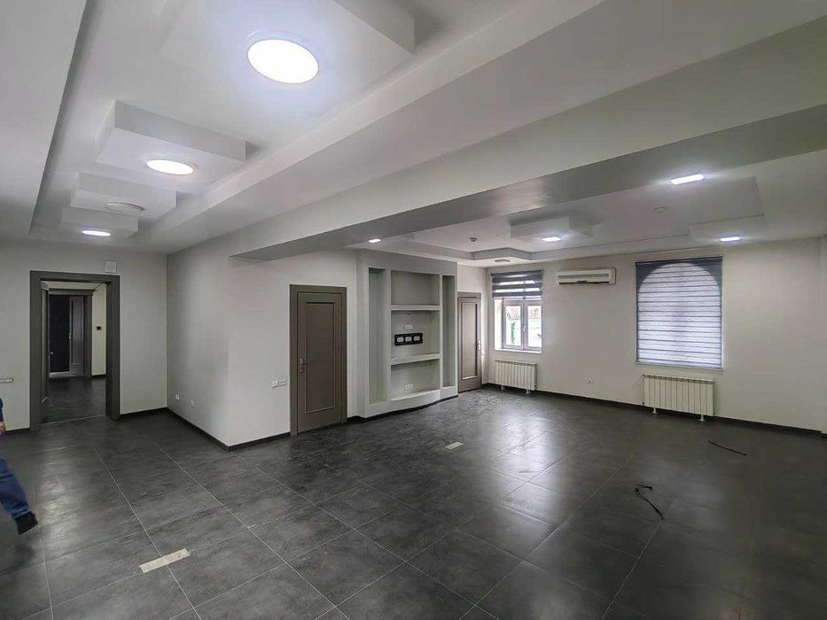 Аренда офиса в бизнес центре на Айбеке