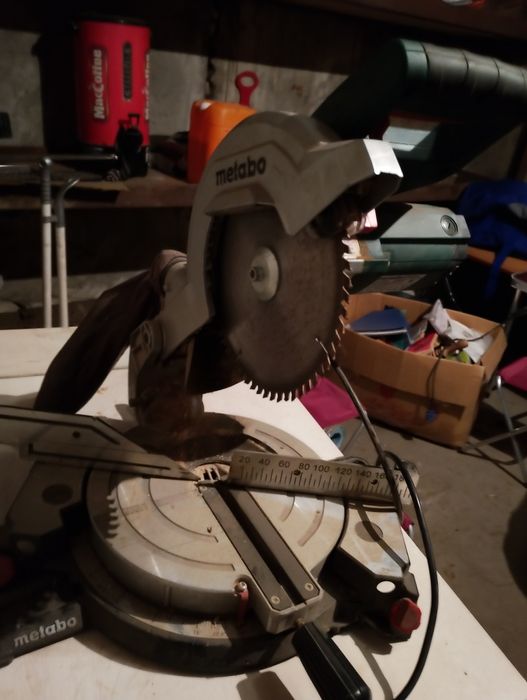 Торцовочная пила, углорез, отрезной станок