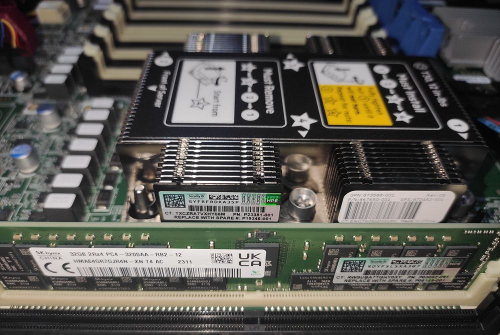 Сервер HPE DL360 G10 (P56956-B21)