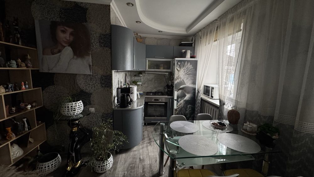 Продам 3хкомнатную квартиру-студию