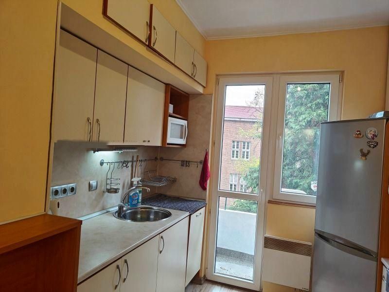 Дава се под наем Тристаен апартамент в София, Лозенец - 95 кв.м за 1000 € - Снимка #3