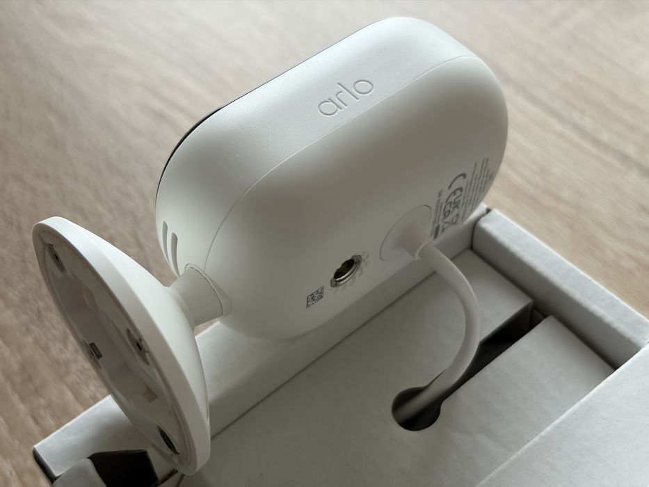 Arlo Essential Indoor Camera 2nd Generation (комплект от 2 броя)