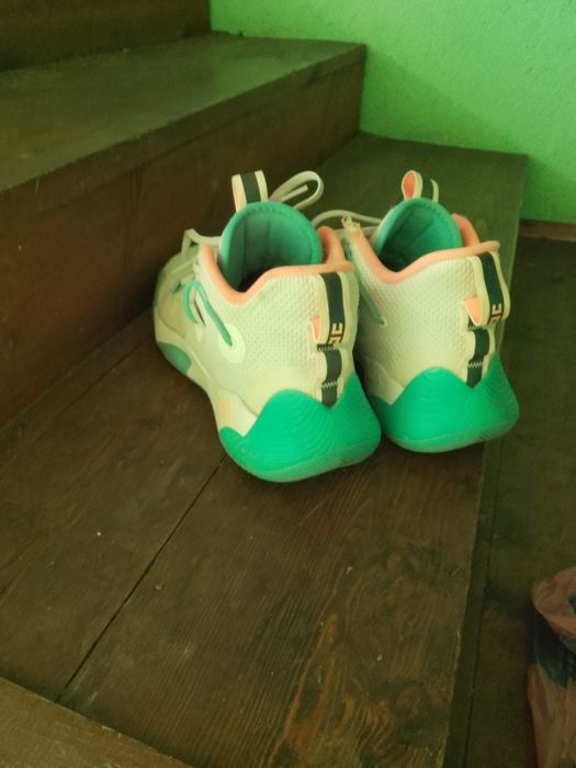 Маратонки Adidas номер 44.5