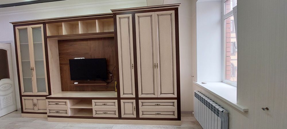 Продаётся стенка с Тв зоной