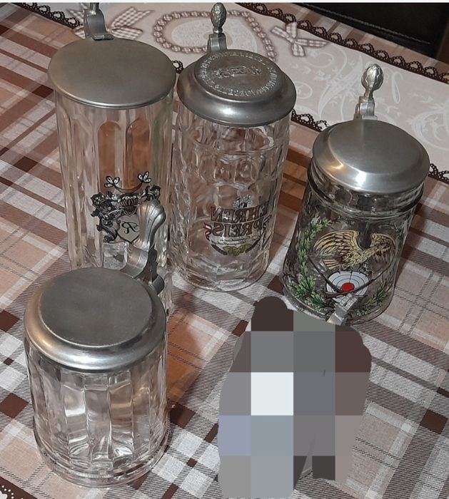 Vând urgent halbe pentru bere cu capac