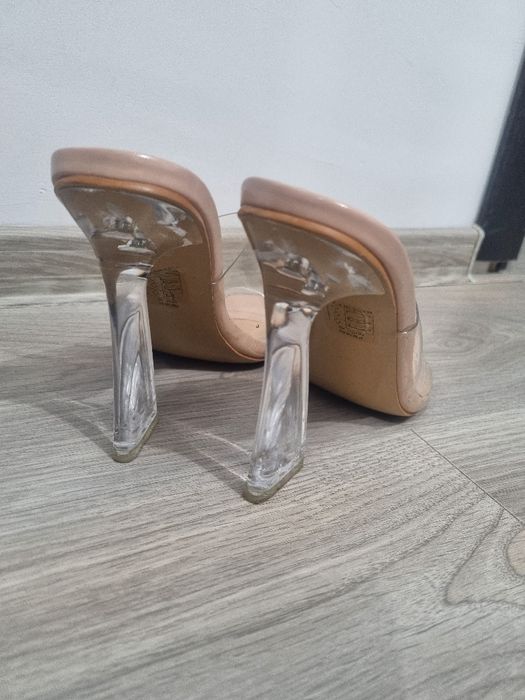 Sandale cu toc de damă