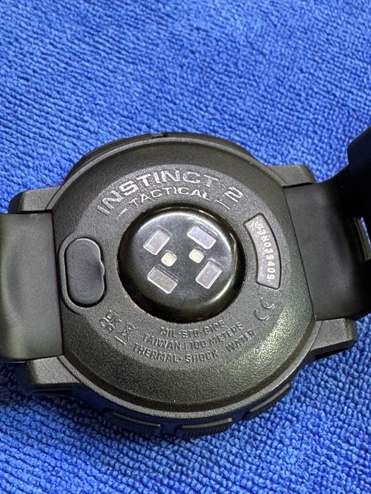 Vând Garmin instinct 2 solar tactical