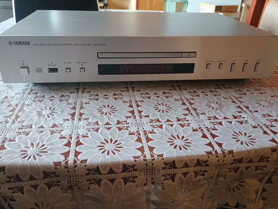 Продавам Yamaha CD s-300