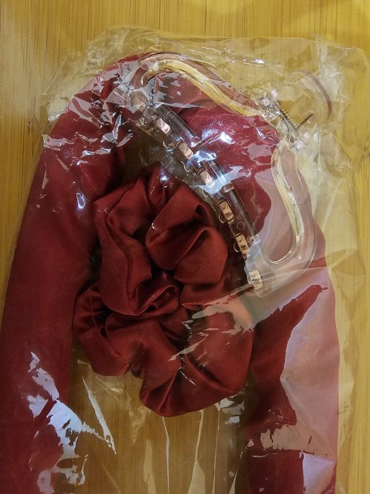 Бигуди. Бордового цвета