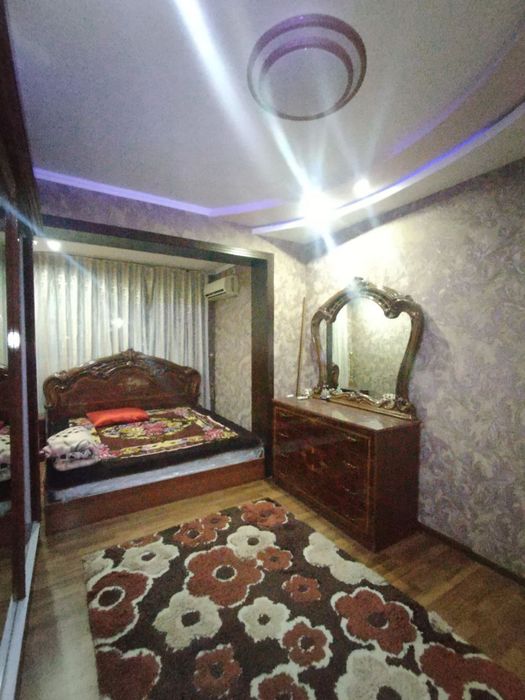 Ijaraga kvartra beriladi Marxabo totus orqasda 2 xona 1 etaj