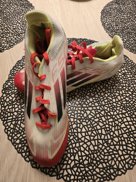 Ghete fotbal Adidas F50 mărimea 40