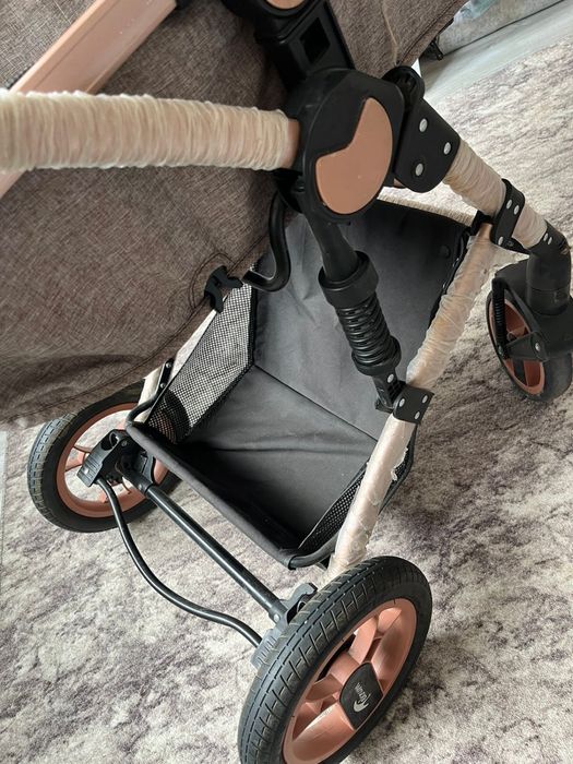 Продам коляску за 20 тыс, состояние хорошее