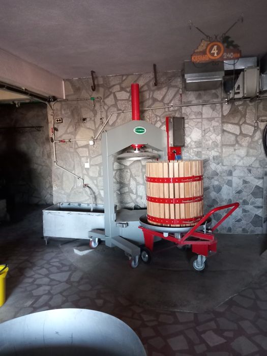 Преса за мачкане на грозде