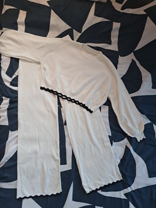 Дамски комплект в бяло