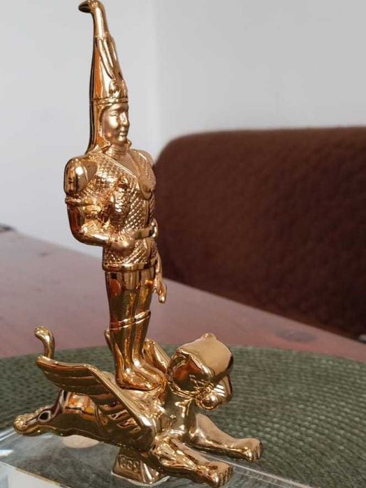 Статуэтка Золотой человек