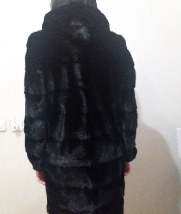 Продам шубу черная