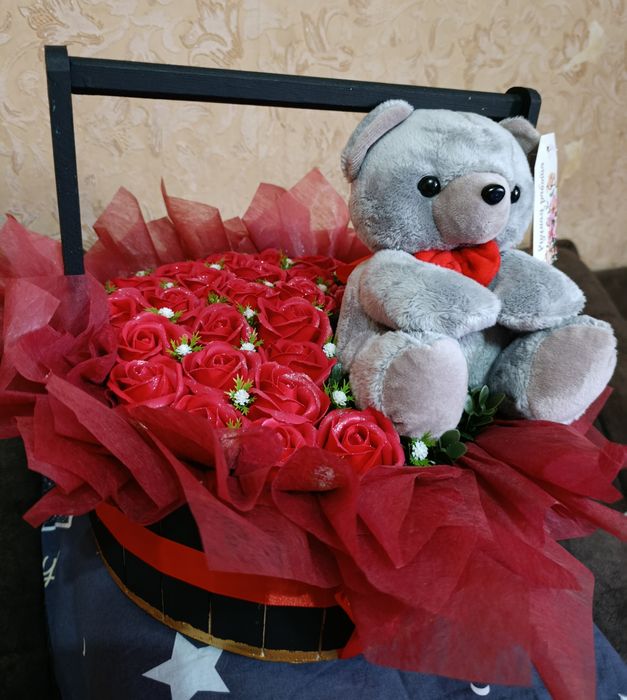 Букет в корзинке с мишкой!!!