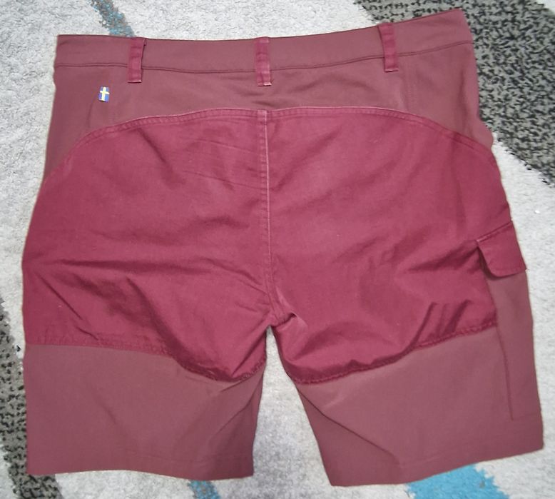 Pantaloni scurți Nikka Fjallraven pentru femei, curbat, granat închis