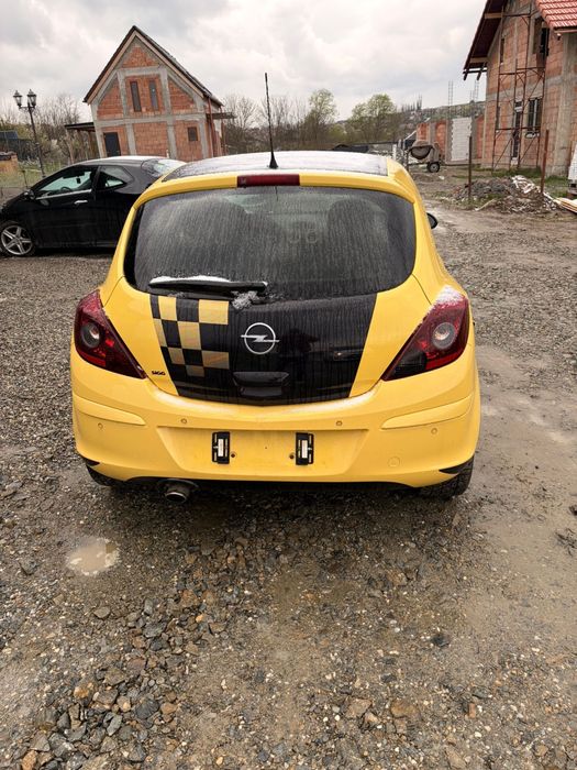 Opel Corsa 1.4 Color Race Edition