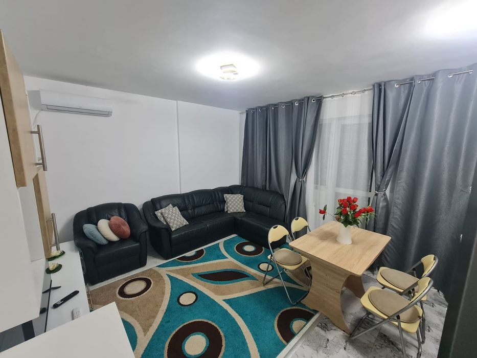 Închiriez apartament cu 3 camere