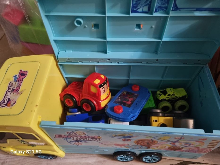 Продам игрушки для мальчика