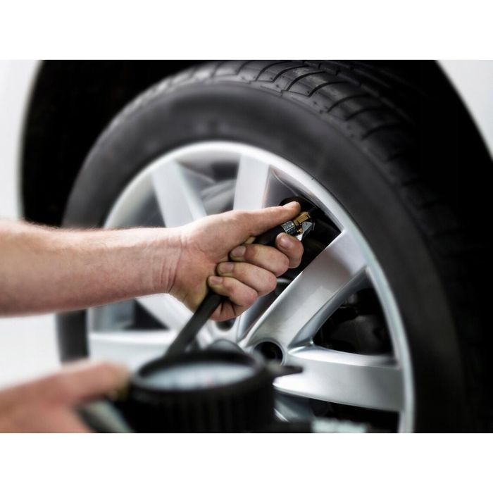 Pistol profesional cu manometru pentru umflat roti 12bari Verke