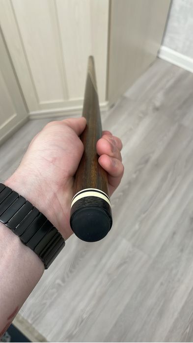 Кий Бильярдный двухсоставной