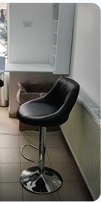 Pult (birou recepție) + scaun de bar ca noi