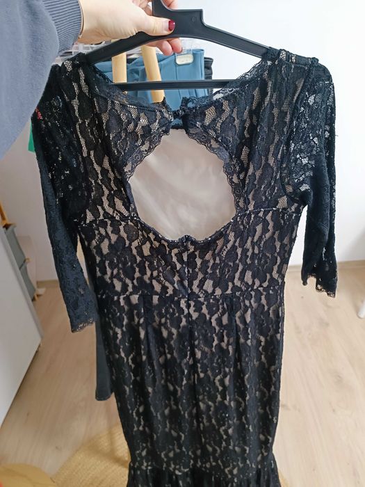 Дантелена дълга рокля