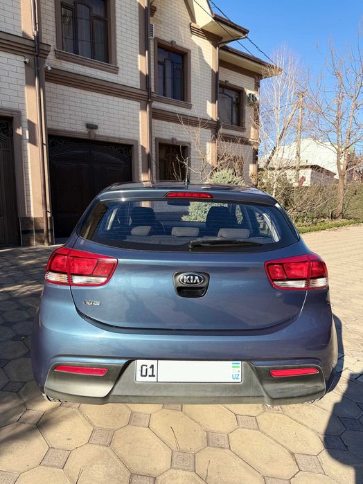 Продается Kia Rio 2018г (62,315 тыс пробег) Цвет Темно-Синий