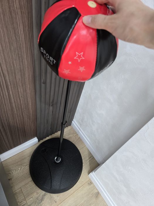 Боксёрская груша на пружине