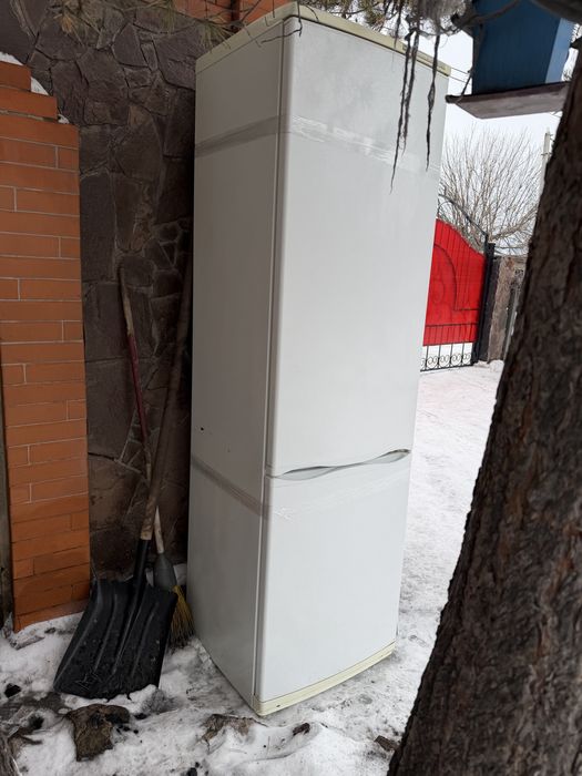 Продам холодильник