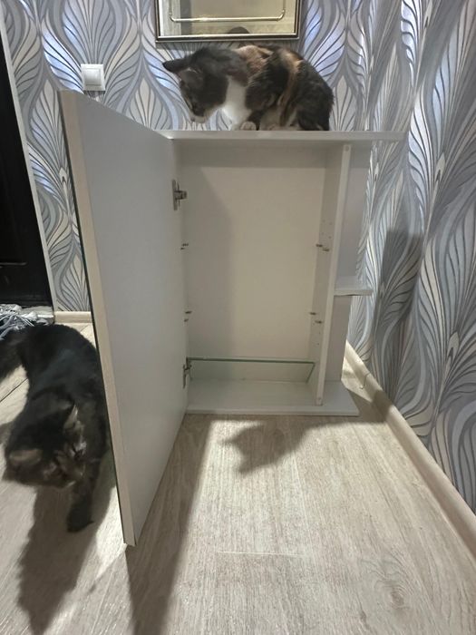 Ванный шкафчик .