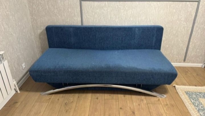 Продам диван недорого