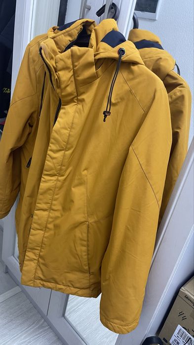 Демисезонная куртка на мальчика