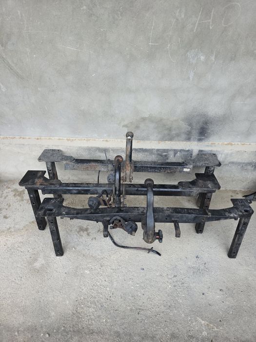 Фаркоп на Ауди 100 А6 С4 кузов.