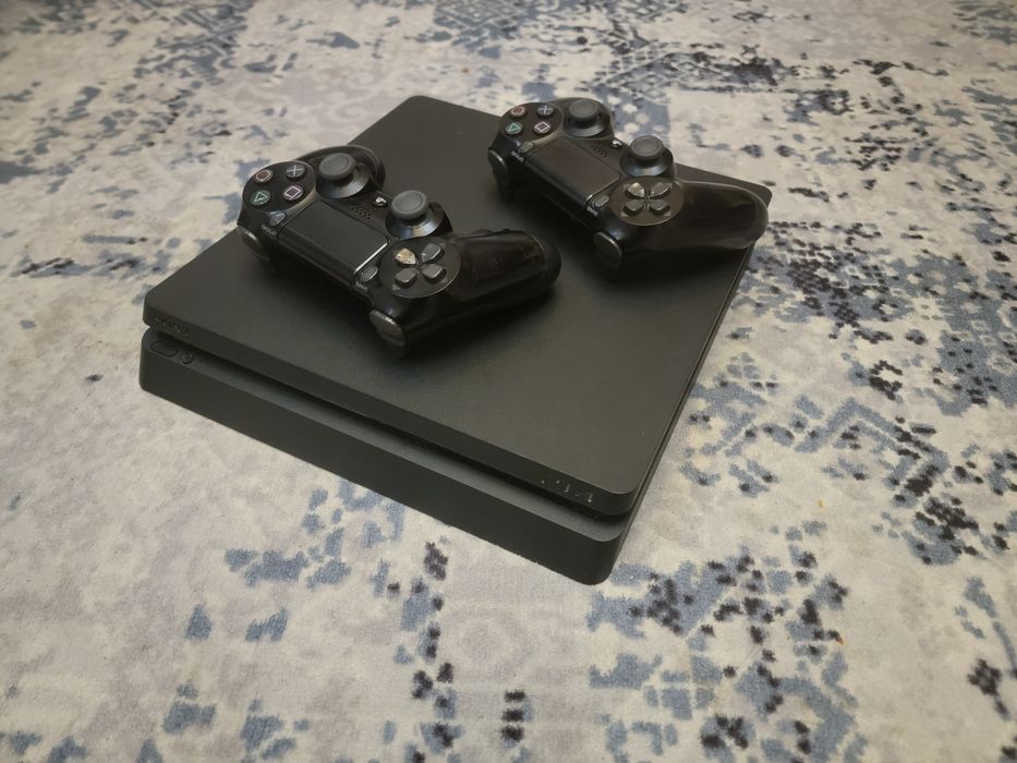 Пс4  2джостика прошитая