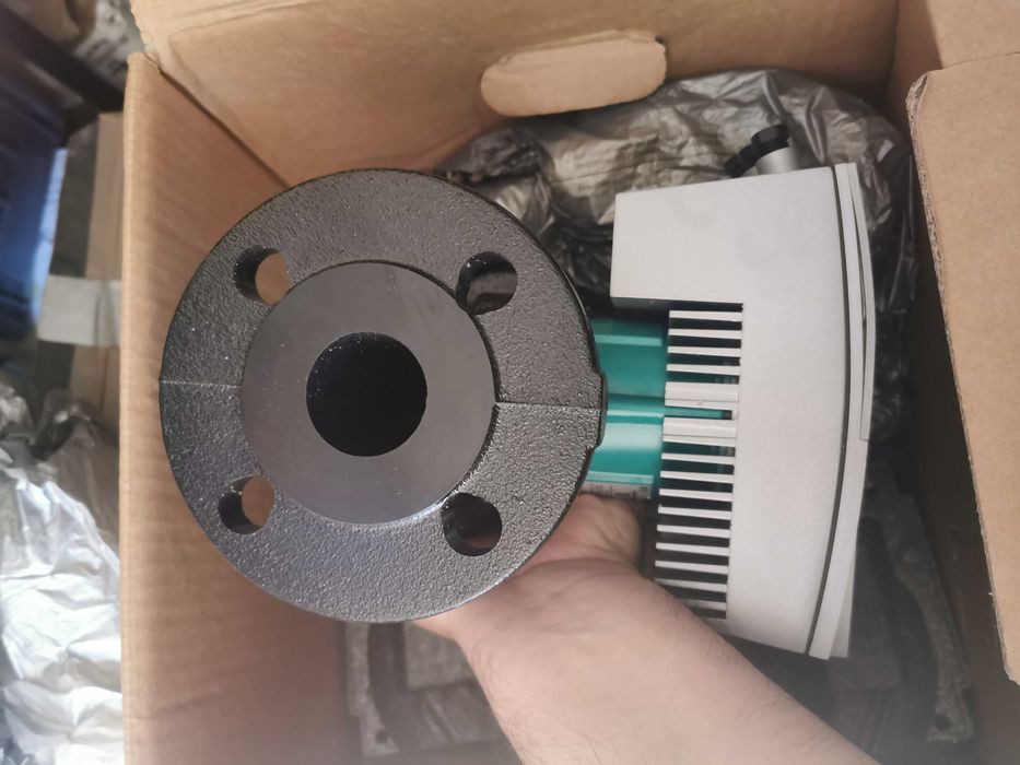 Pompa de apa Circulare Wilo Stratos 40 / 1-4 si 2095499 / 12w21 schimb cu diverse
