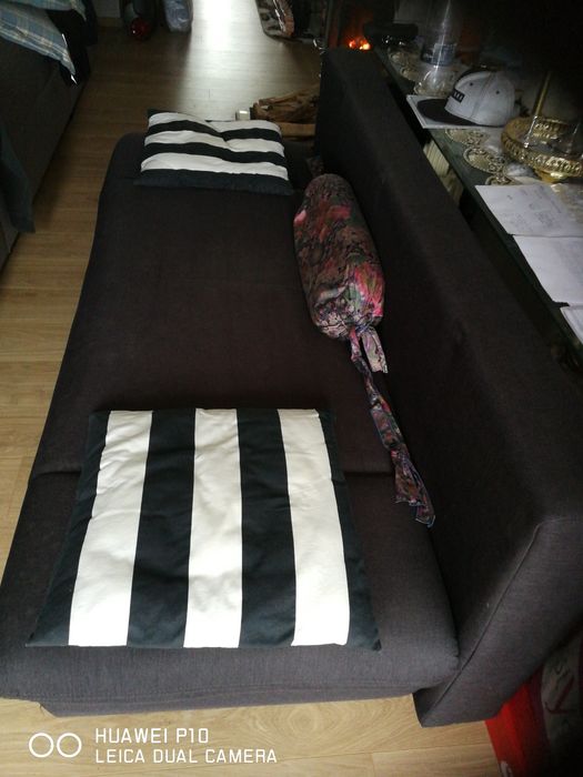 Canapea extensibila maro inchis