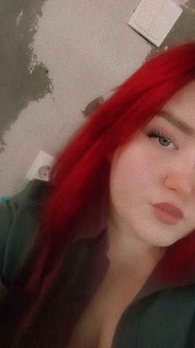 Меня зовут Алена, я работаю клининге. Я отвественная ,  не ленивая.