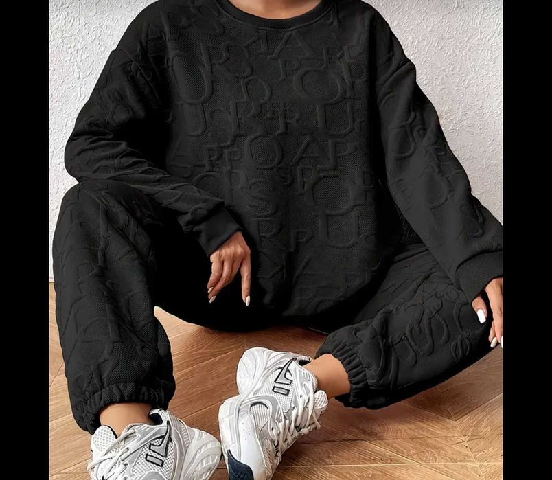 Дамски спортен комплект