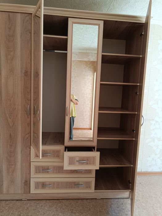 Продам шкаф стенку