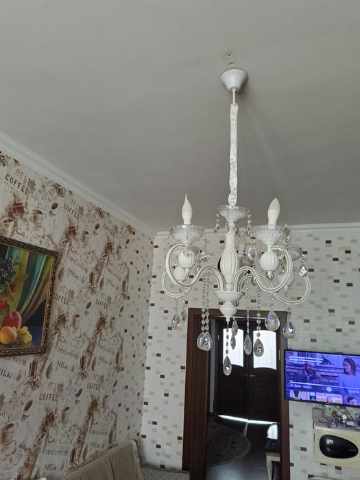 Люстра пяти рожковая