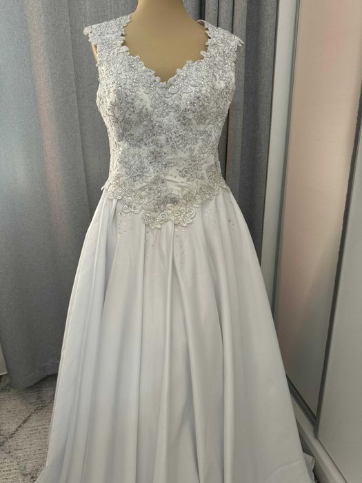 Rochie de mireasa cu pelerina