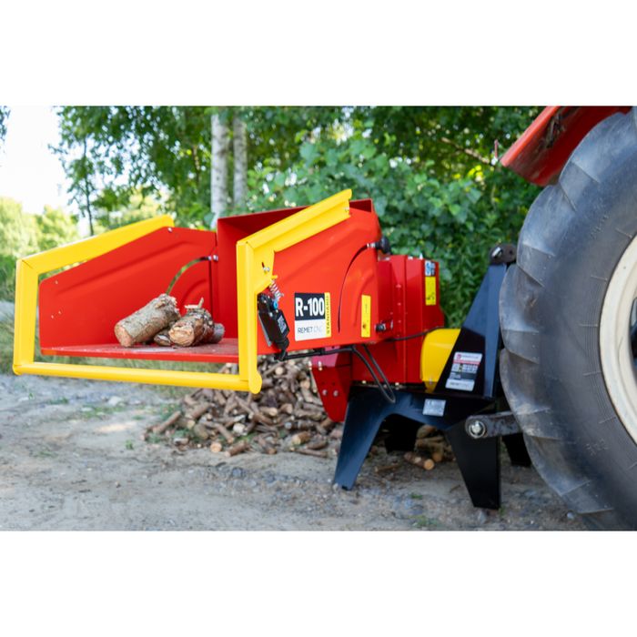 Tocător crengi la tractor R 100