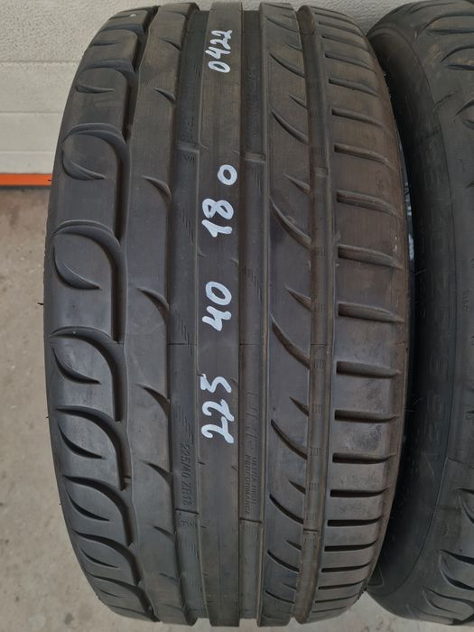 Летни гуми 2 броя RIKEN UHP 225 40 R18 дот 0422